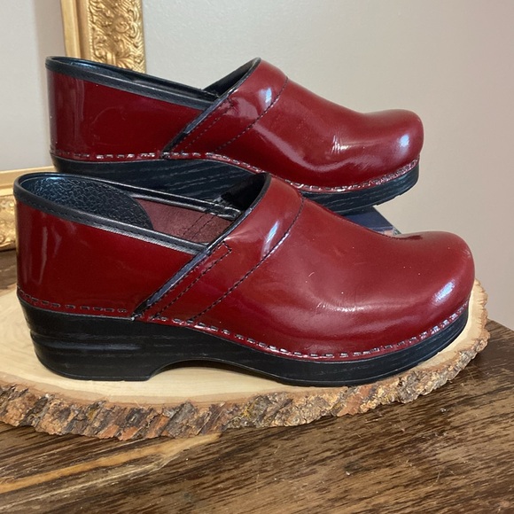 Dansko Shoes - Dansko dark red patent leather professional clogs. Women's. EU 40 / US 9.5-10